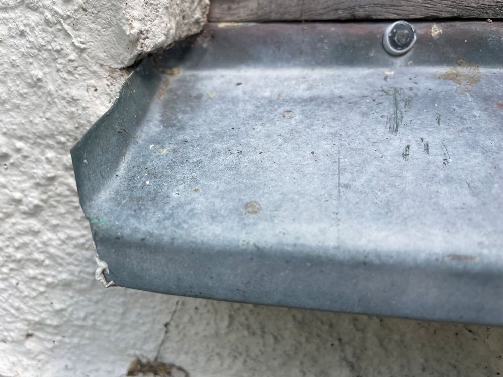 Plåtarbeten, vattbrädor och droppnäsor